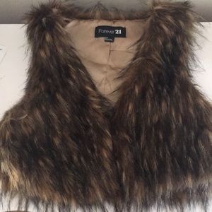 Fur cropped vest